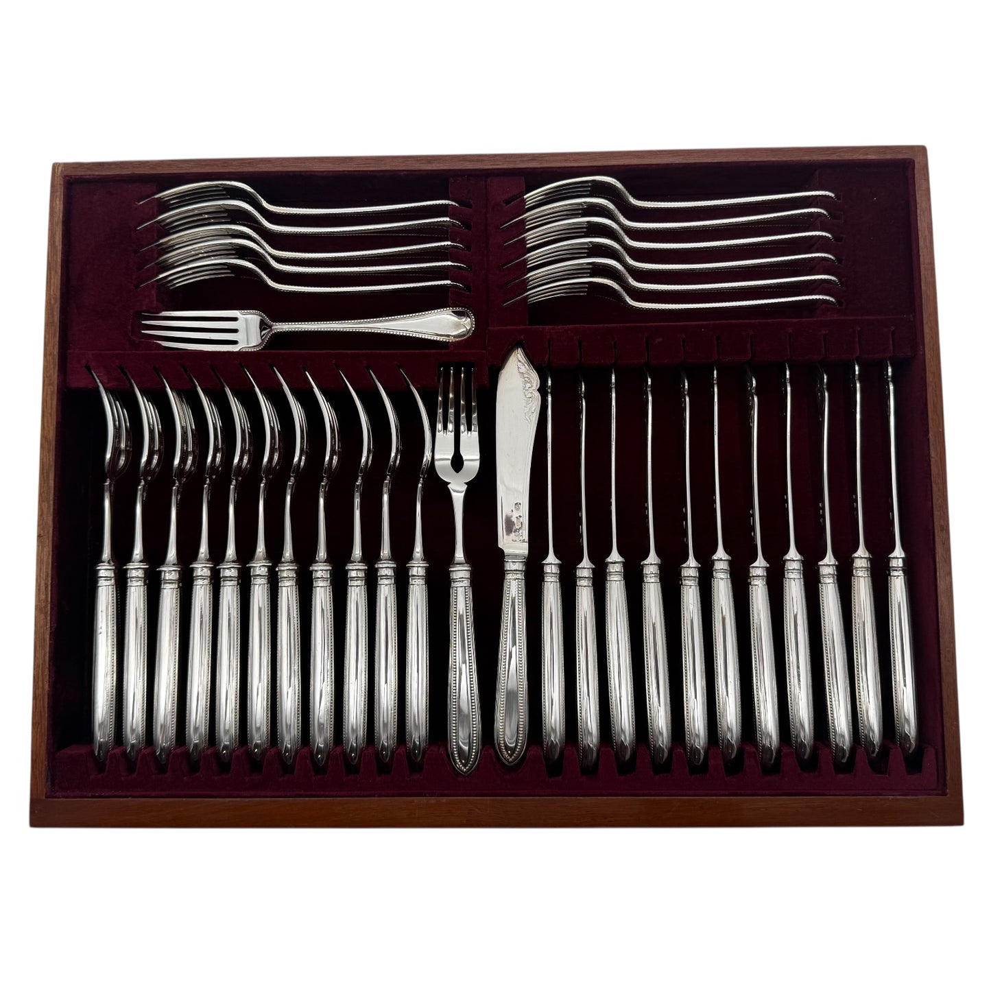 Hand Forged Antique Silver Bead Pattern Service, with both Fish and Entree Knives & forks