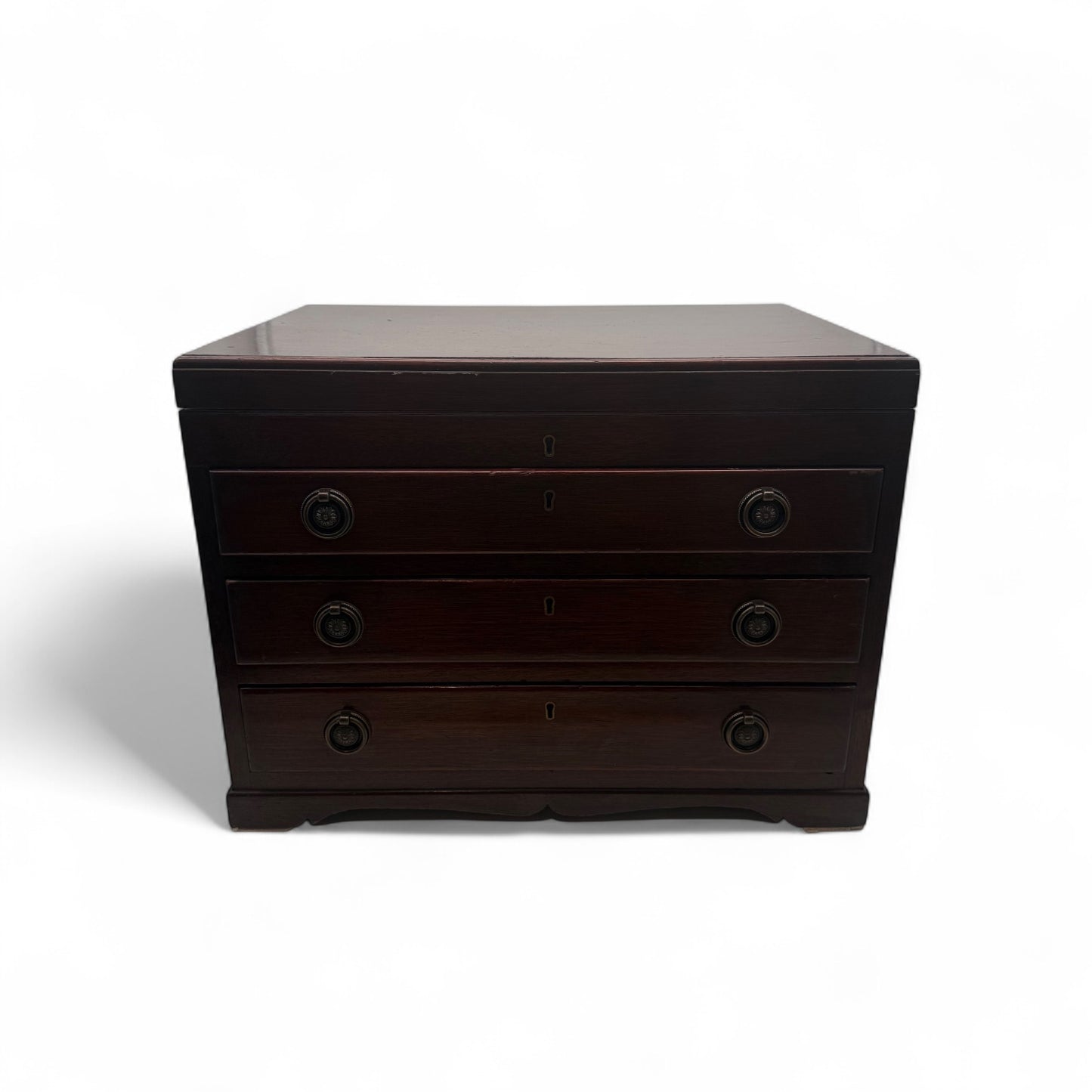 Victoria Pattern Made By Francis Higgins for Twelve People