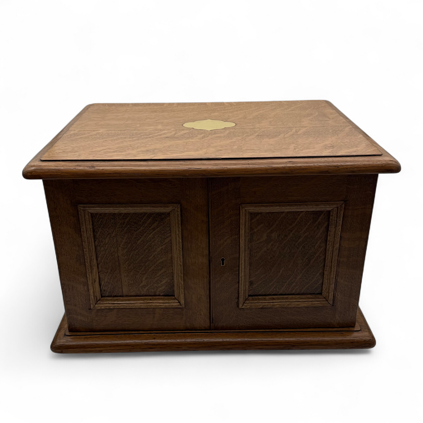 Hand Forged Silver Gilt Elizabethan for Twelve, with Twenty-four Dessert Forks, and Fish Knives & Forks By Garrard & Co. 1971