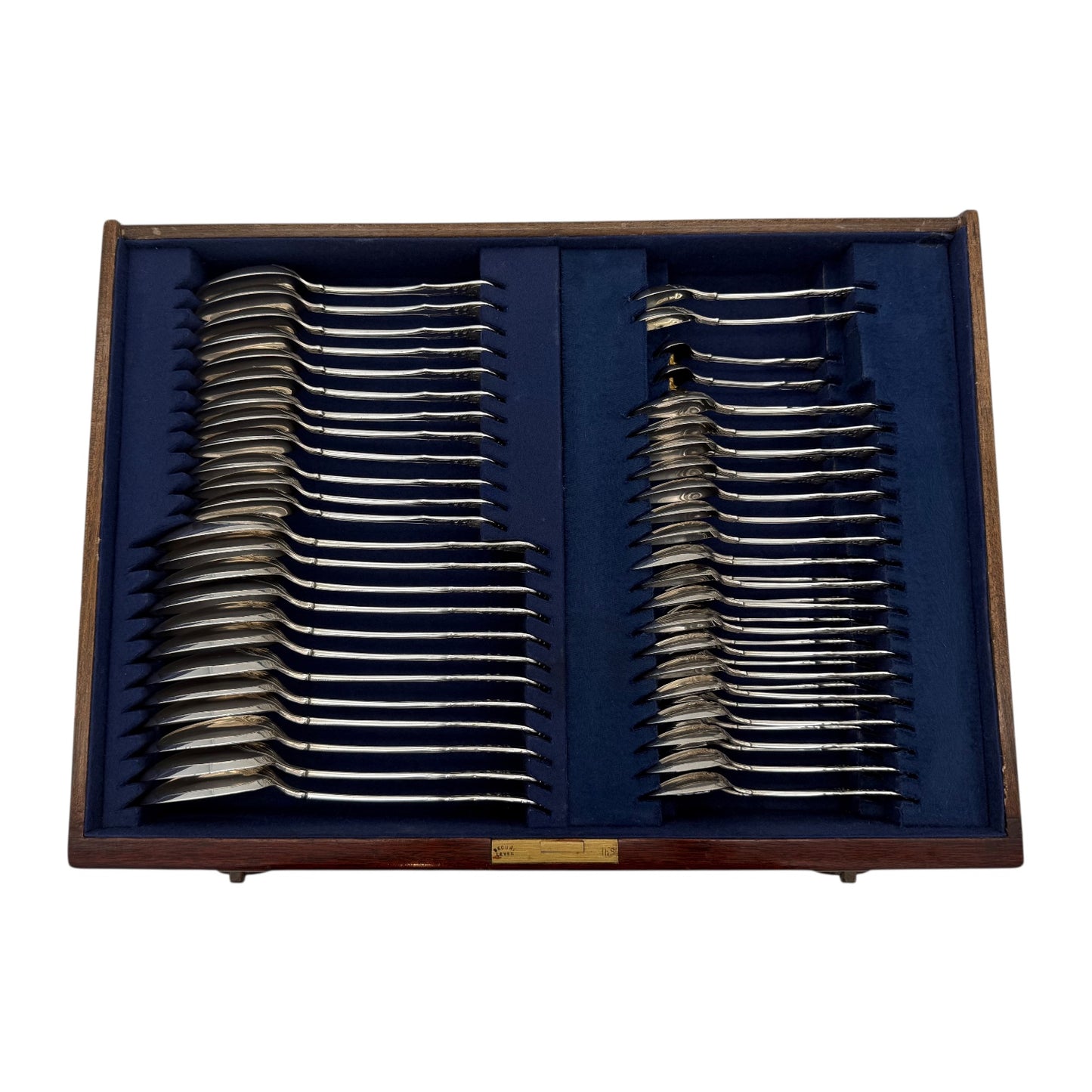 Victoria Pattern Made By Francis Higgins for Twelve People