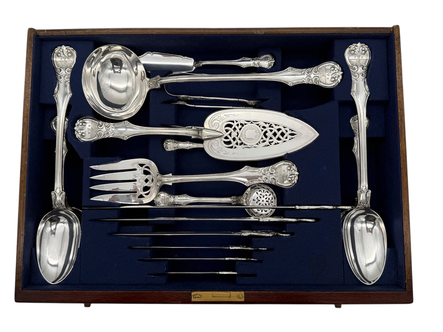 Victoria Pattern Made By Francis Higgins for Twelve People